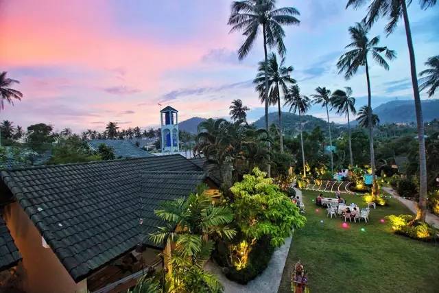 普吉岛“小包总”又火了！撞脸明星的他，用四川美食征服整个海岛