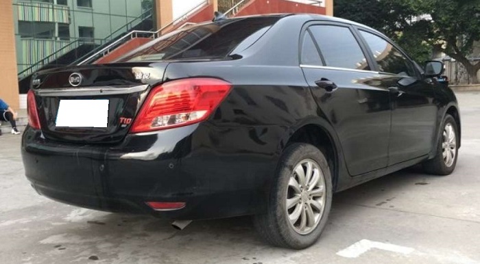 最新款汽车倒车入库,指导价4万的车多少钱能够开回家