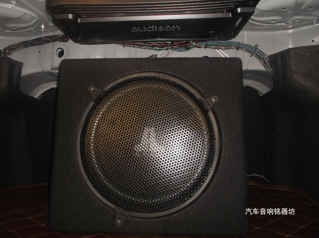 广州天籁丹拿汽车音响改装,日产天籁汽车音响改装推荐