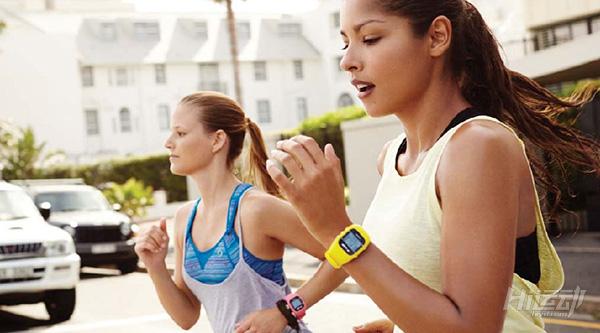 健身肌肉酸疼吃什么最有效,初级健身防止肌肉酸痛该喝什么