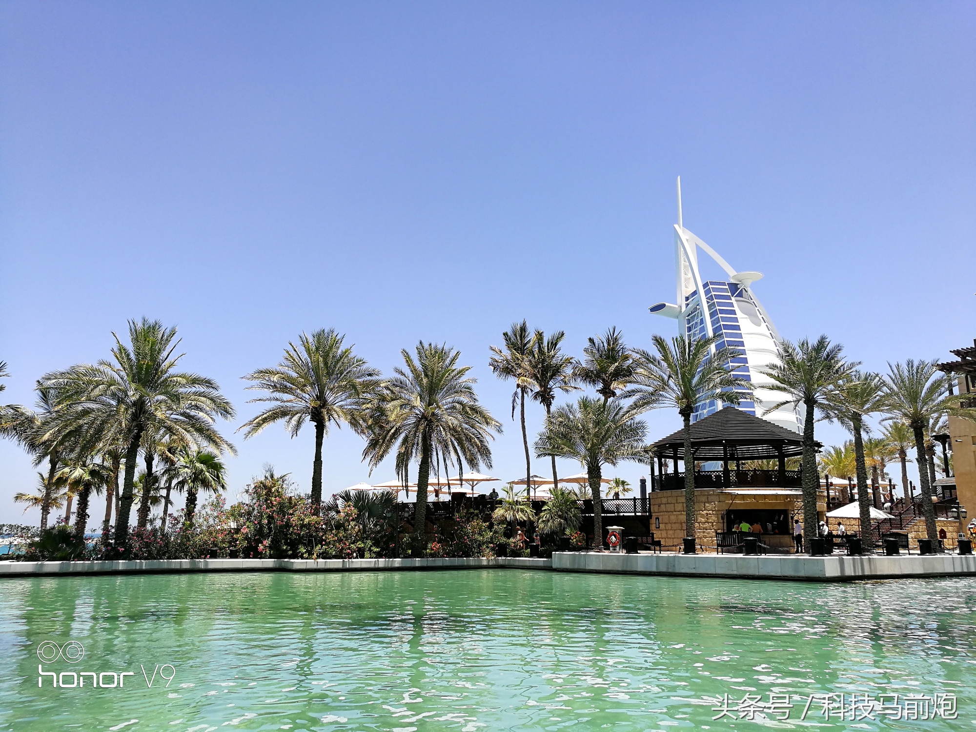 见证沙漠奇迹之美，带着荣耀V9开启迪拜奇遇记