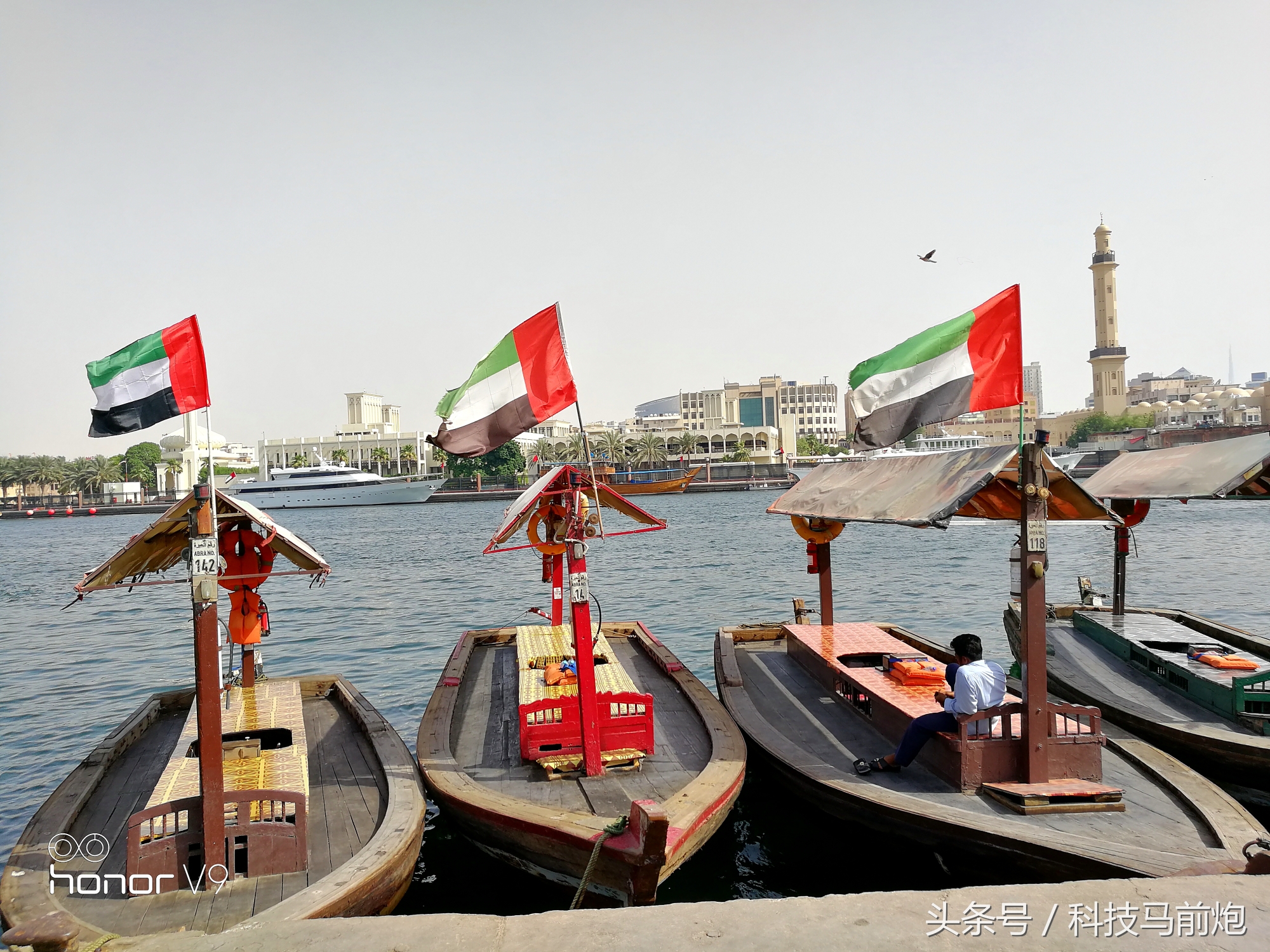 见证沙漠奇迹之美，带着荣耀V9开启迪拜奇遇记