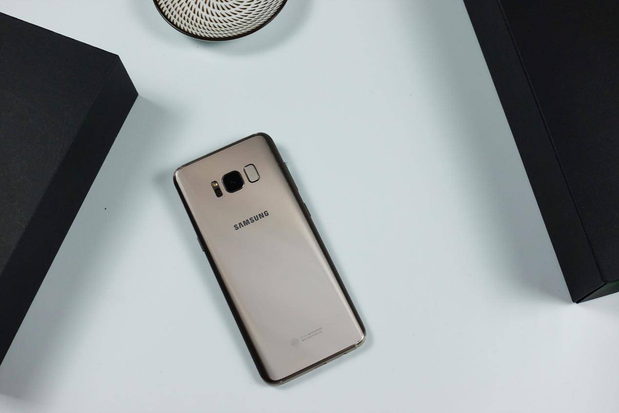 三星S8体验：不是简单的“机皇”，而是全能领袖！