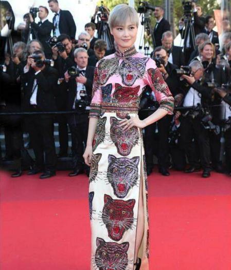 前卫华丽背后是谦虚勤恳这样的春春值得拥有更多