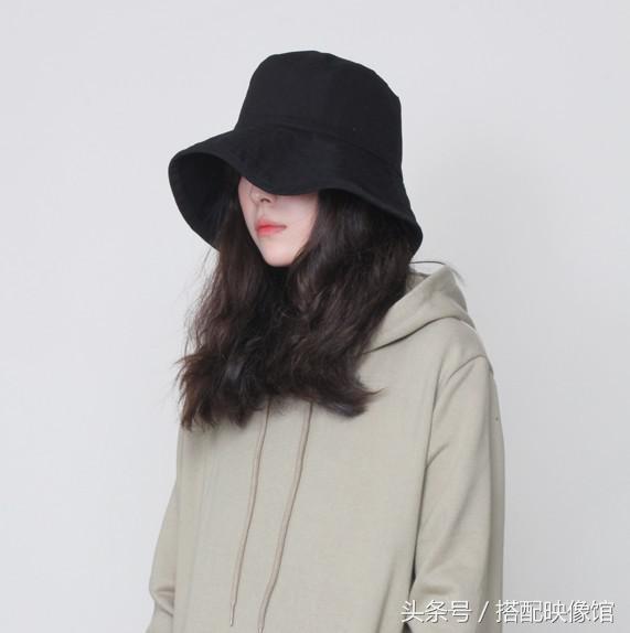 长脸型合适戴什么样的秋款帽子,各种帽子搭配不挑脸型的技巧