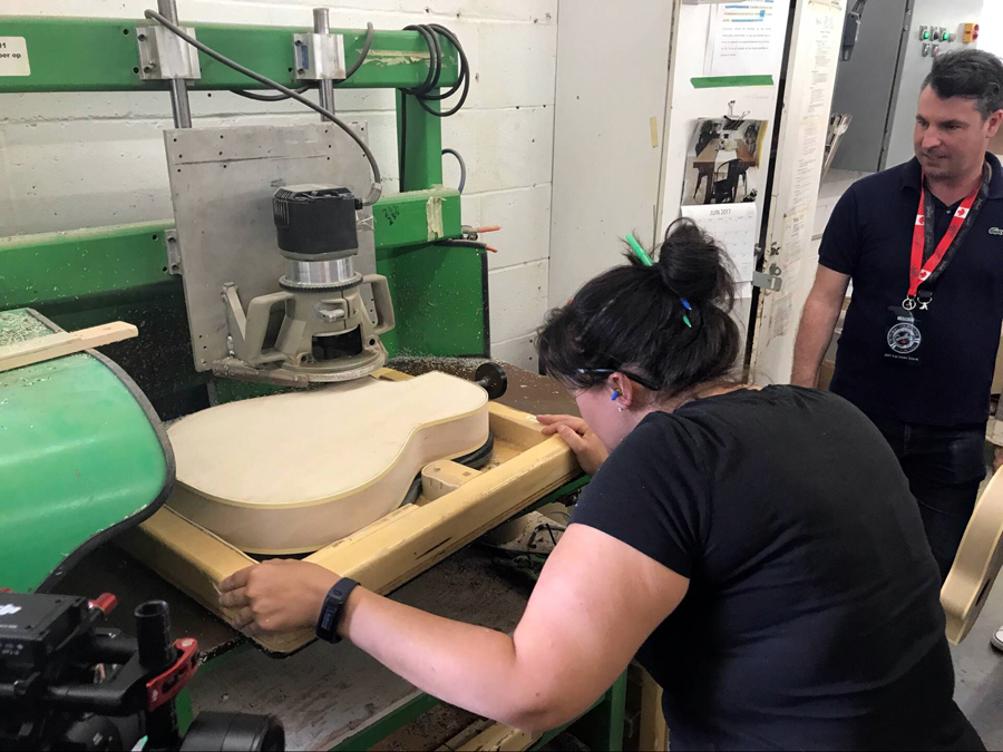 极速快报：弘力乐器2017加拿大Godin吉他工厂参观第一天精彩视频