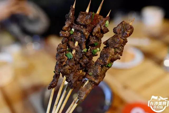 长沙好吃的湘西烤串,长沙打卡正宗湘西烧烤