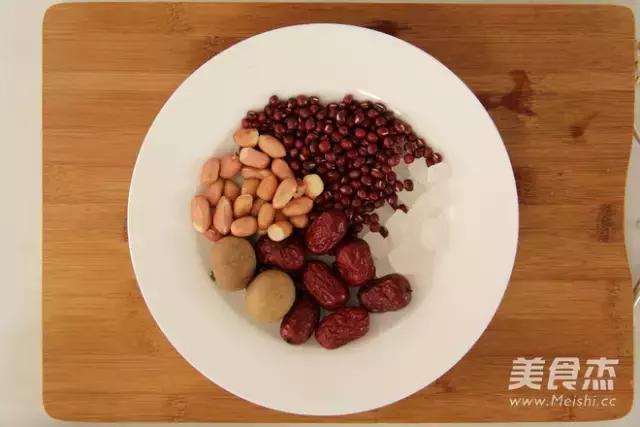 献血后补血吃什么食物最好最快,献血后吃什么食物最容易补血