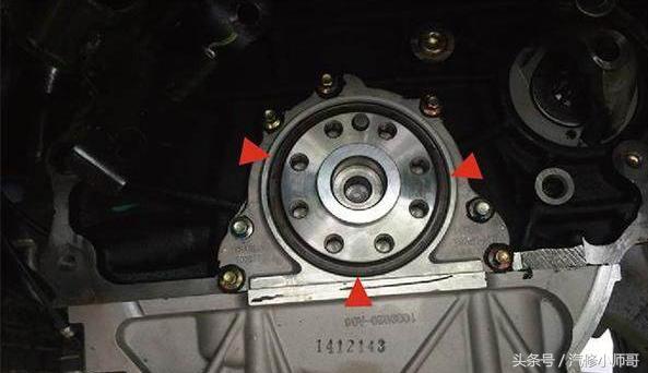 发动机缸盖机油孔堵塞通不了,发动机堵塞不管能够吗