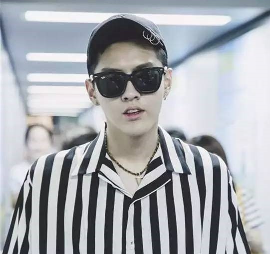 杨幂吴亦凡陈伟霆唐嫣等明星街拍最爱戴的棒球帽，竟来自这些潮牌，你知道几个？