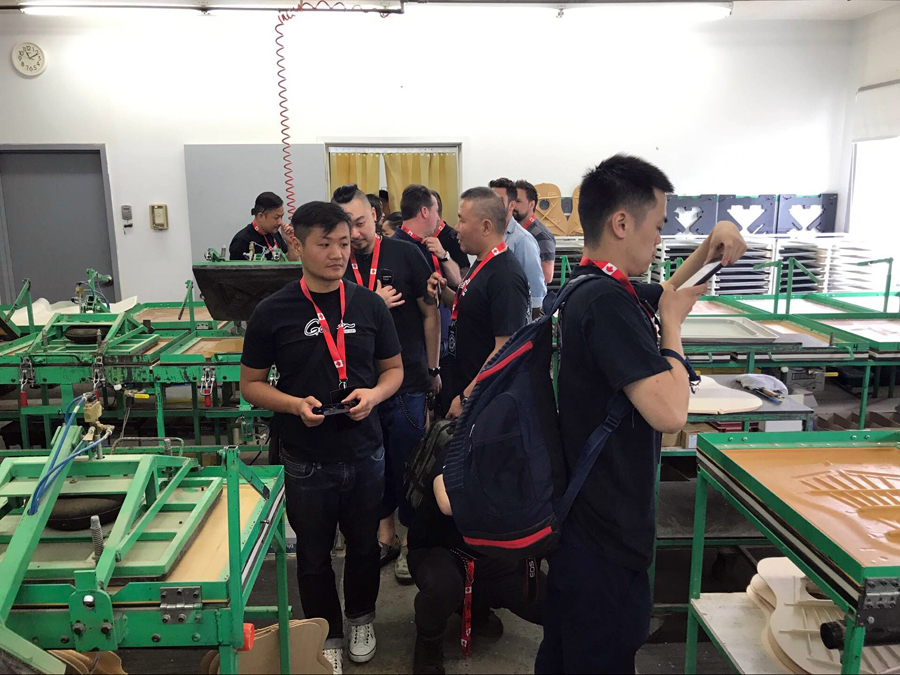 极速快报：弘力乐器2017加拿大Godin吉他工厂参观第一天精彩视频