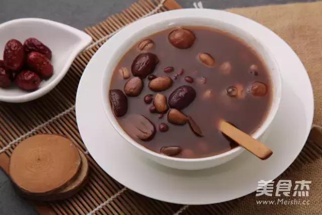 献血后补血吃什么食物最好最快,献血后吃什么食物最容易补血