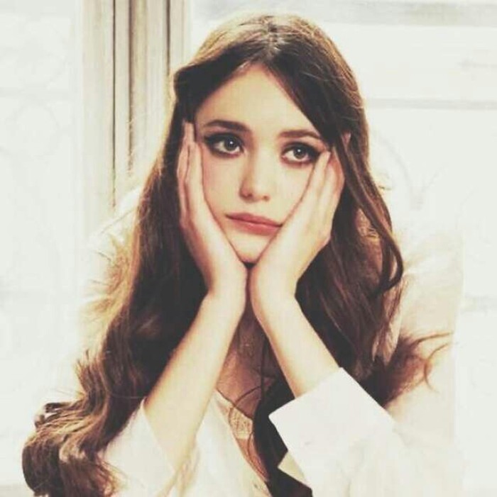 摘下美瞳感觉自己更好看,先卸妆后摘美瞳美瞳还能戴吗