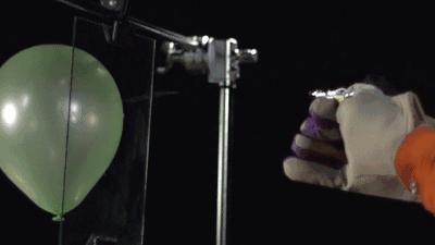 紧急提示｜这个危险“玩具”时速可达256公里钢针能扎进肉里4厘米昆明中小学生玩吗？