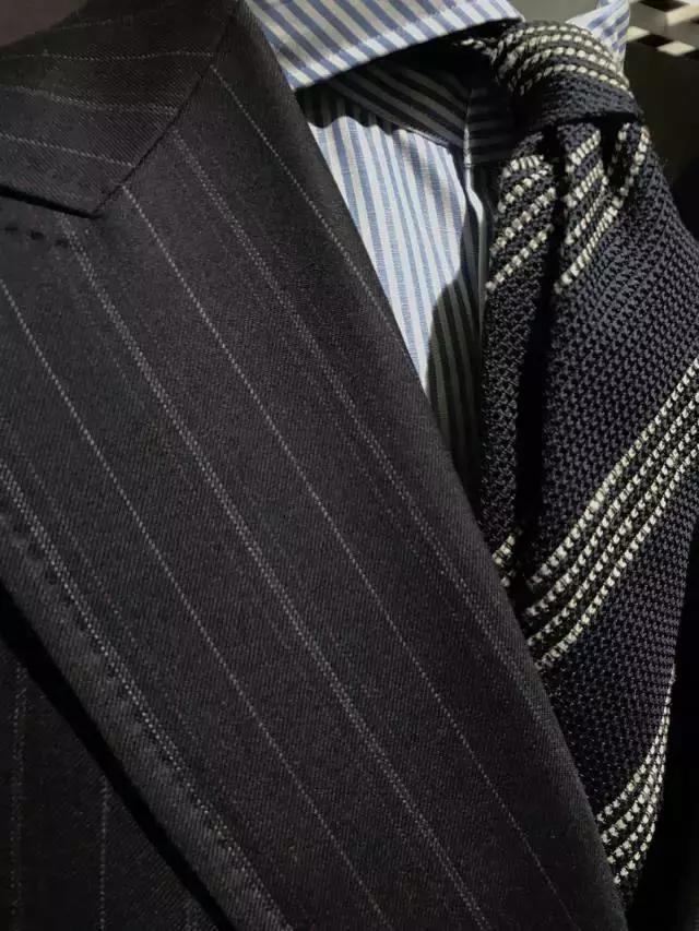 男士如何买衣服,男士买衣服搭配顺序表