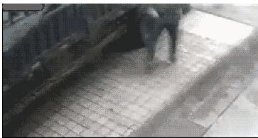 搞笑gif为了胜利我将不择手段,搞笑gif别惹我我疯起来自己都害怕