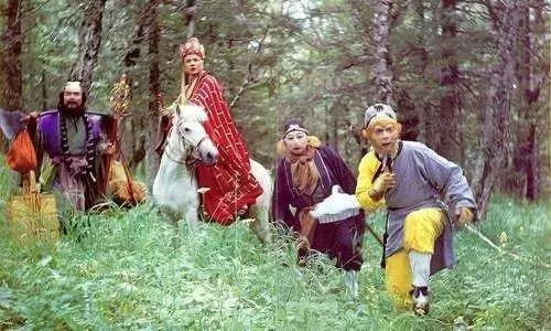 五分钱钢镚可换一百，和尚借机进入家中挖肾？吓湿宝宝了