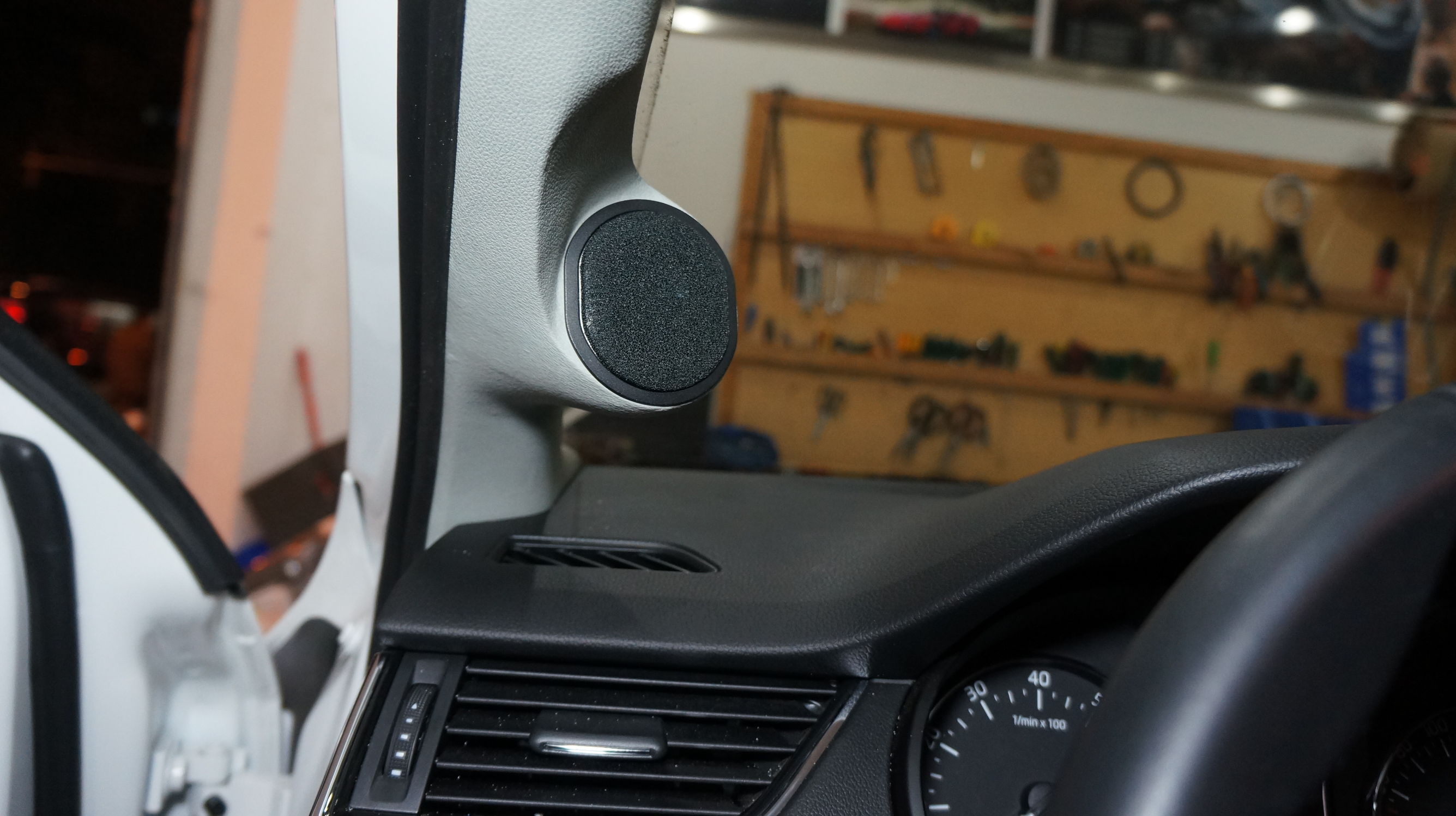 斯柯达明锐12款原车几个鸣笛喇叭,09款斯柯达明锐鸣笛喇叭自己更换