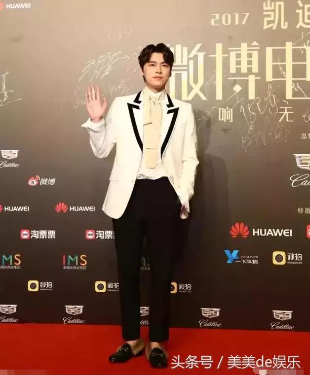 赵丽颖李易峰被冯小刚大爆料？喝中药？暴露了小秘密