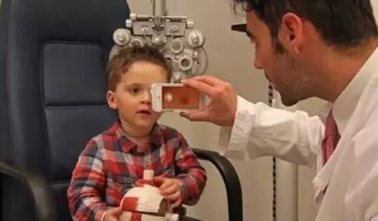 惊呆了！世界首例脑癌患者戴VR头盔切除肿瘤