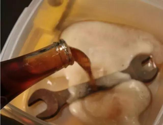 别被可乐骗了，老婆拿它这么用，家里干净卫生，实用又省钱！