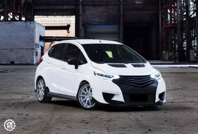 70万的进口思域太遥远，杭州车友将飞度GK5打造成Type-R外观