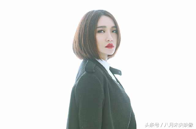 山东女医生的辞职信里写的其实是庄心妍唱过的一首歌中的歌词，不但歌好听，长得也很有范儿，进来看摄影大片