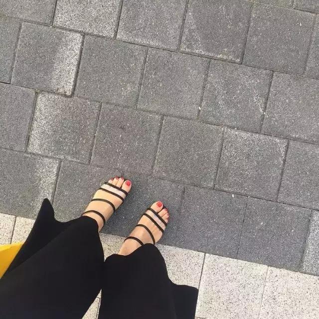 夏天脚宽脚丑穿什么鞋子好看,脚宽脚胖女生鞋子推荐
