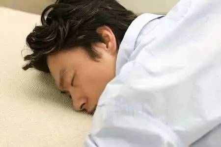 老公一直欠债要离婚吗,老公一直负债该不该离婚