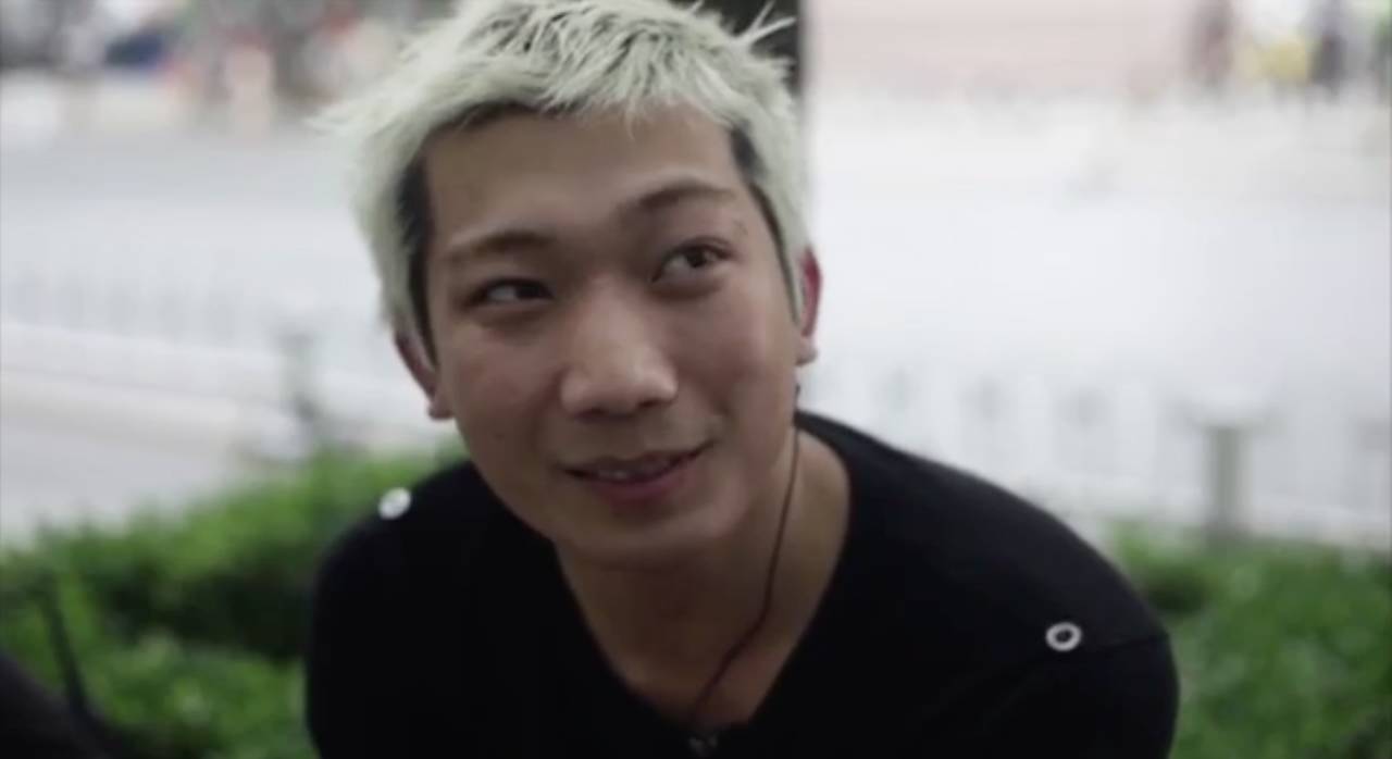 给女生选择最好看的球鞋 (男生帮女生穿什么球鞋)