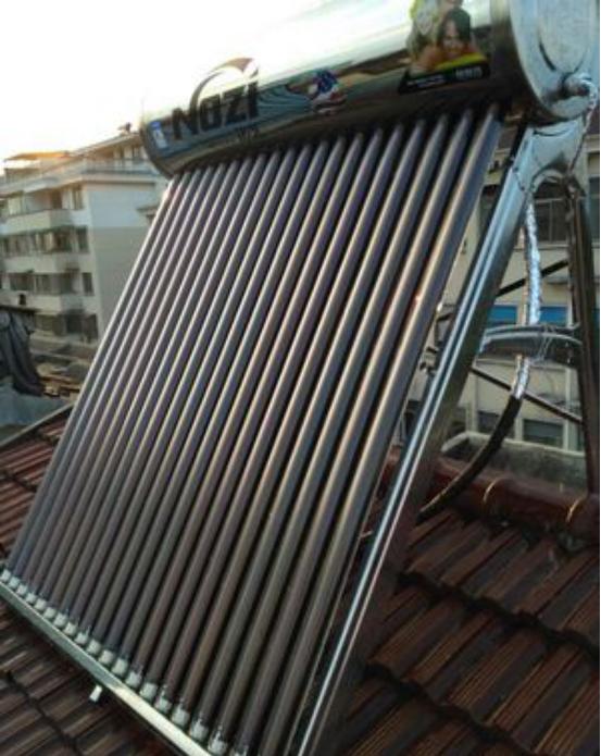 天热傻邻居用棉被包着太阳能热水器，本来我笑他，爆管时我后悔了