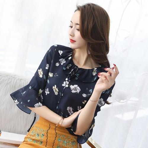 打破单调和枯燥的雪纺衫,雪纺衫能够随意切换各种风格