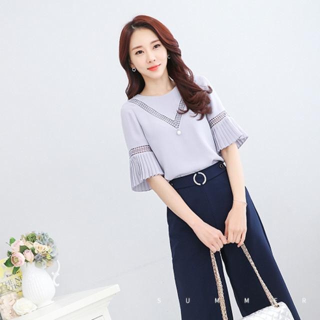 打破单调和枯燥的雪纺衫,雪纺衫能够随意切换各种风格