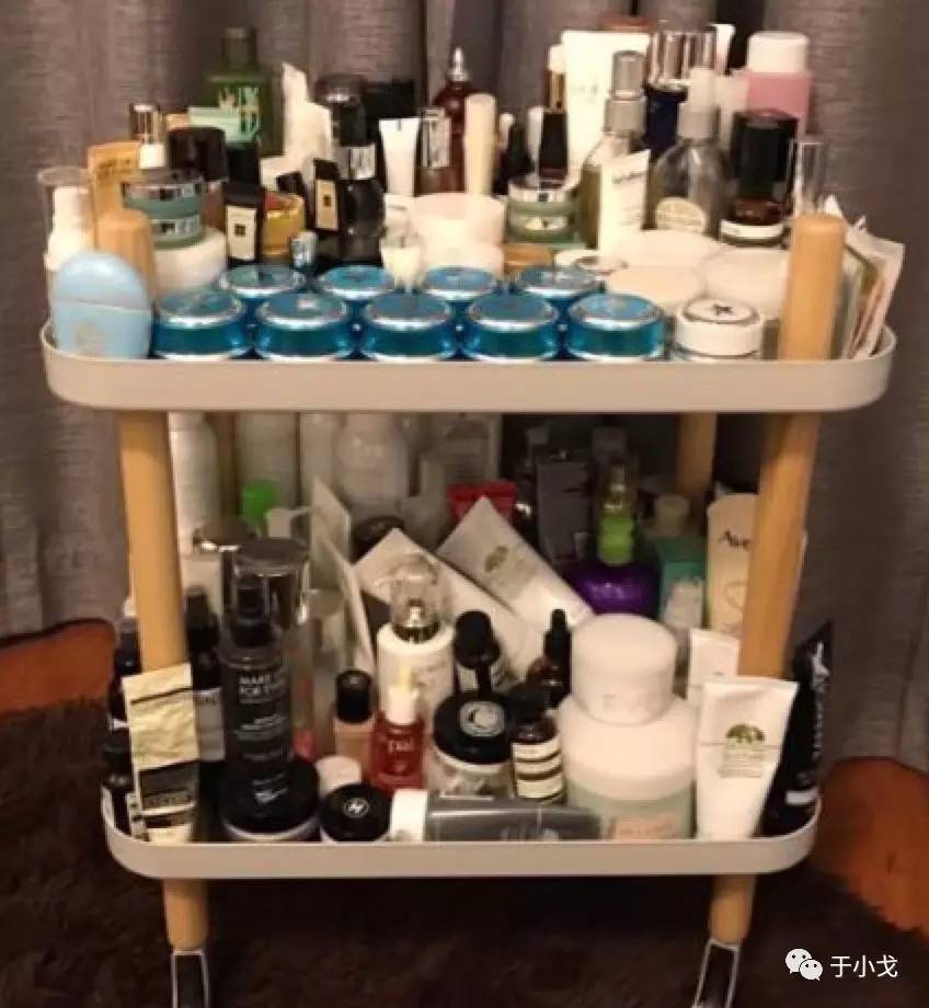 13岁起努力护肤，从紧致精华到美容仪，这个男孩把女明星都比了下去～