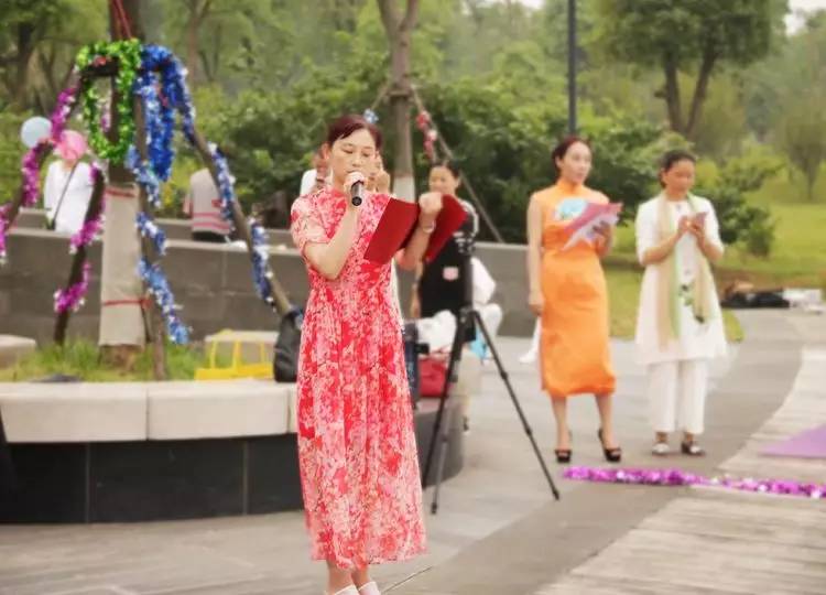 美翻了！数百人齐秀瑜伽，“绘”成宛陵湖畔最美风景！