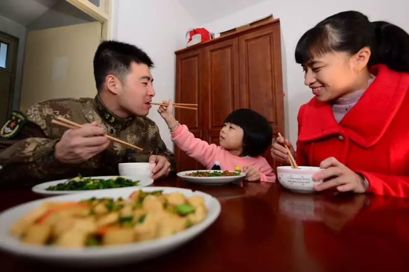 军旅歌曲老爸,军旅老爸歌曲