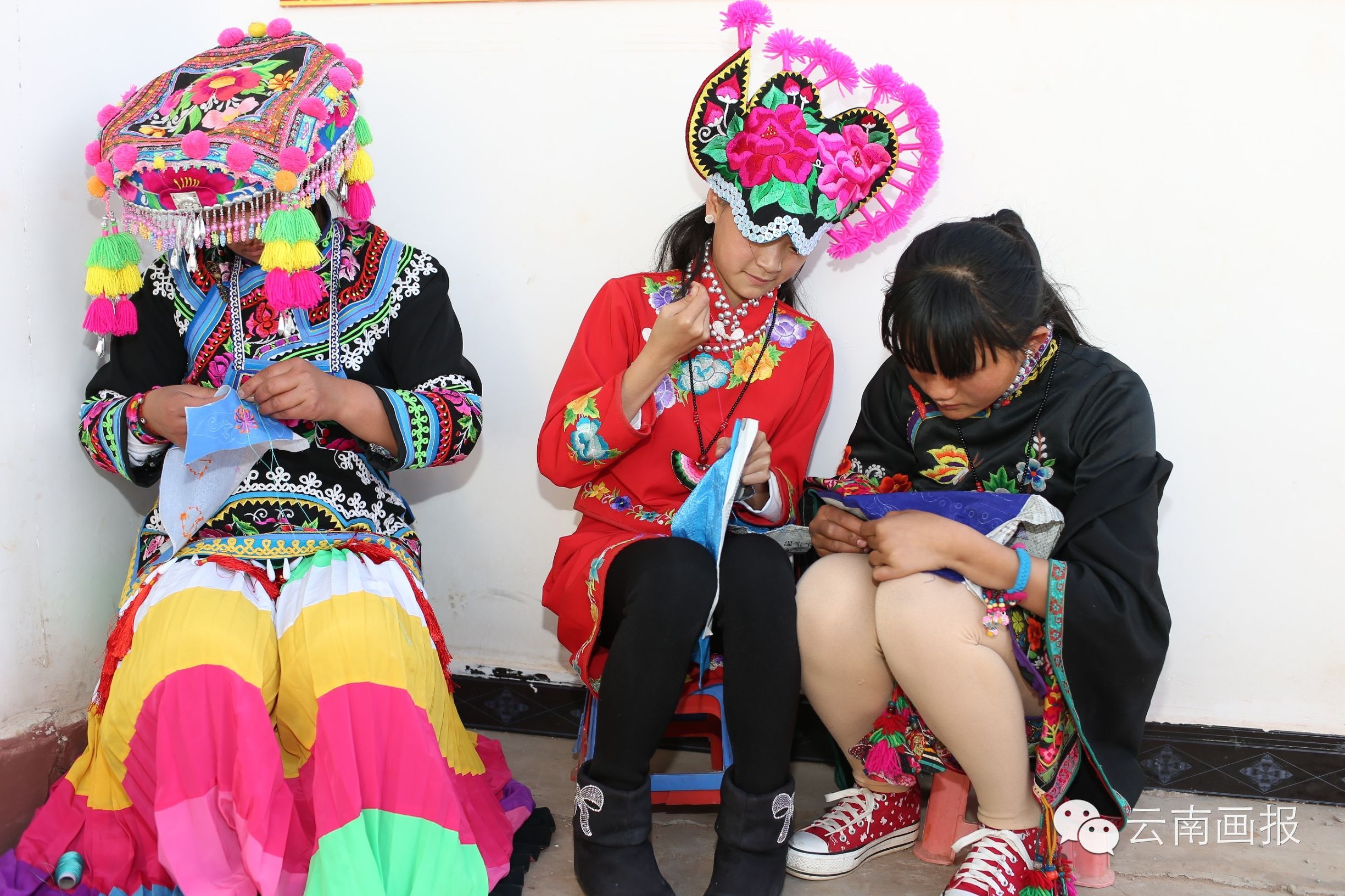 彝族非遗时装周,凉山彝族火把节时装秀