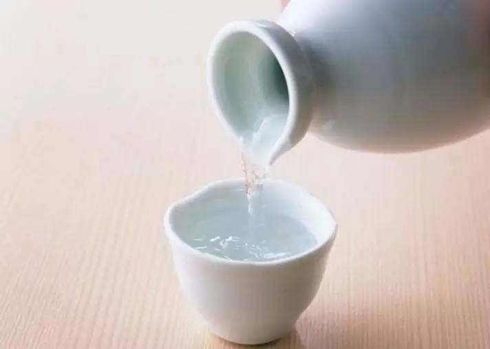 酒吧喝洋酒的好处,去酒吧为什么要排队