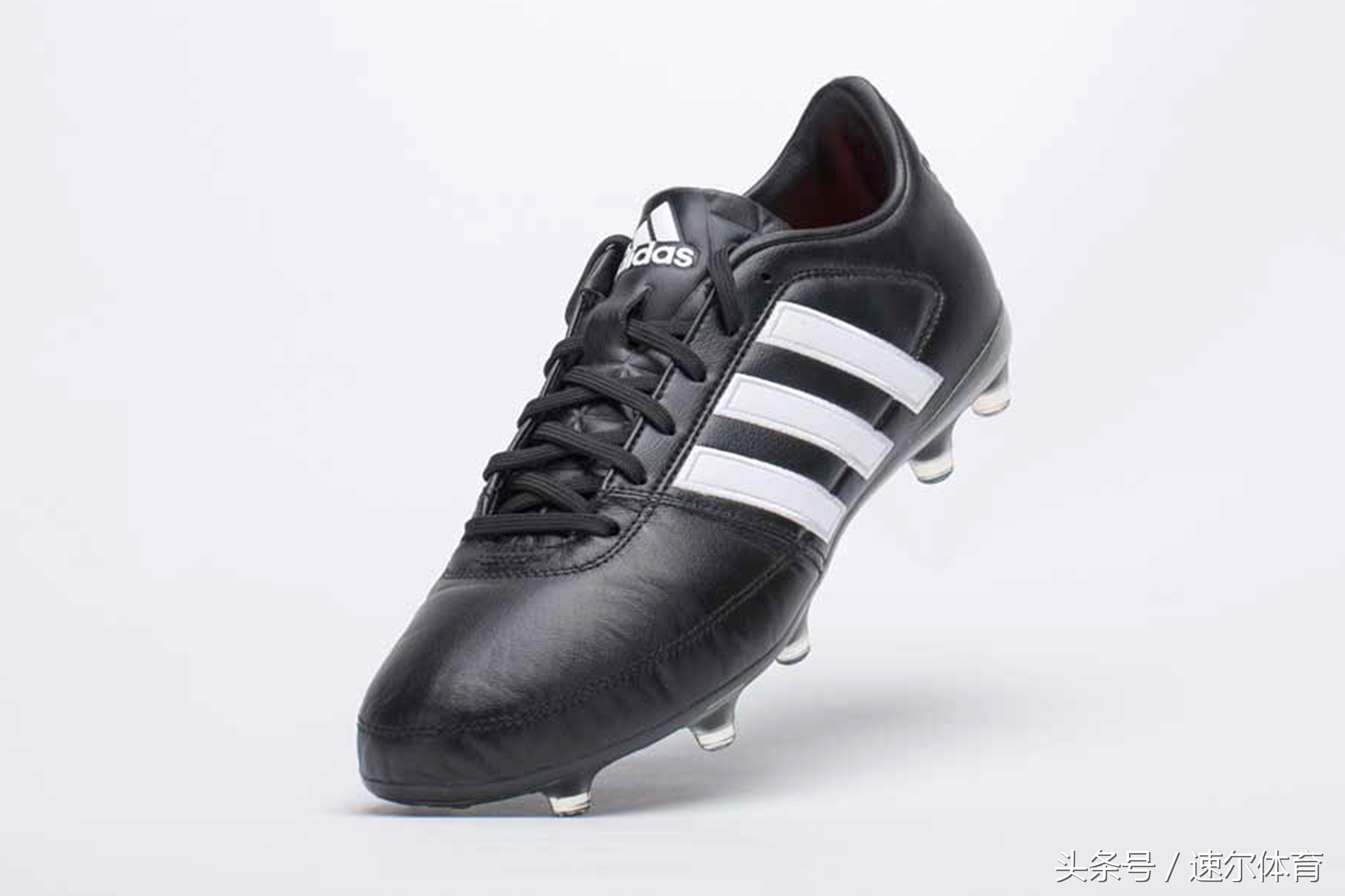 500块买啥足球鞋,150元以内的性价比极高足球鞋