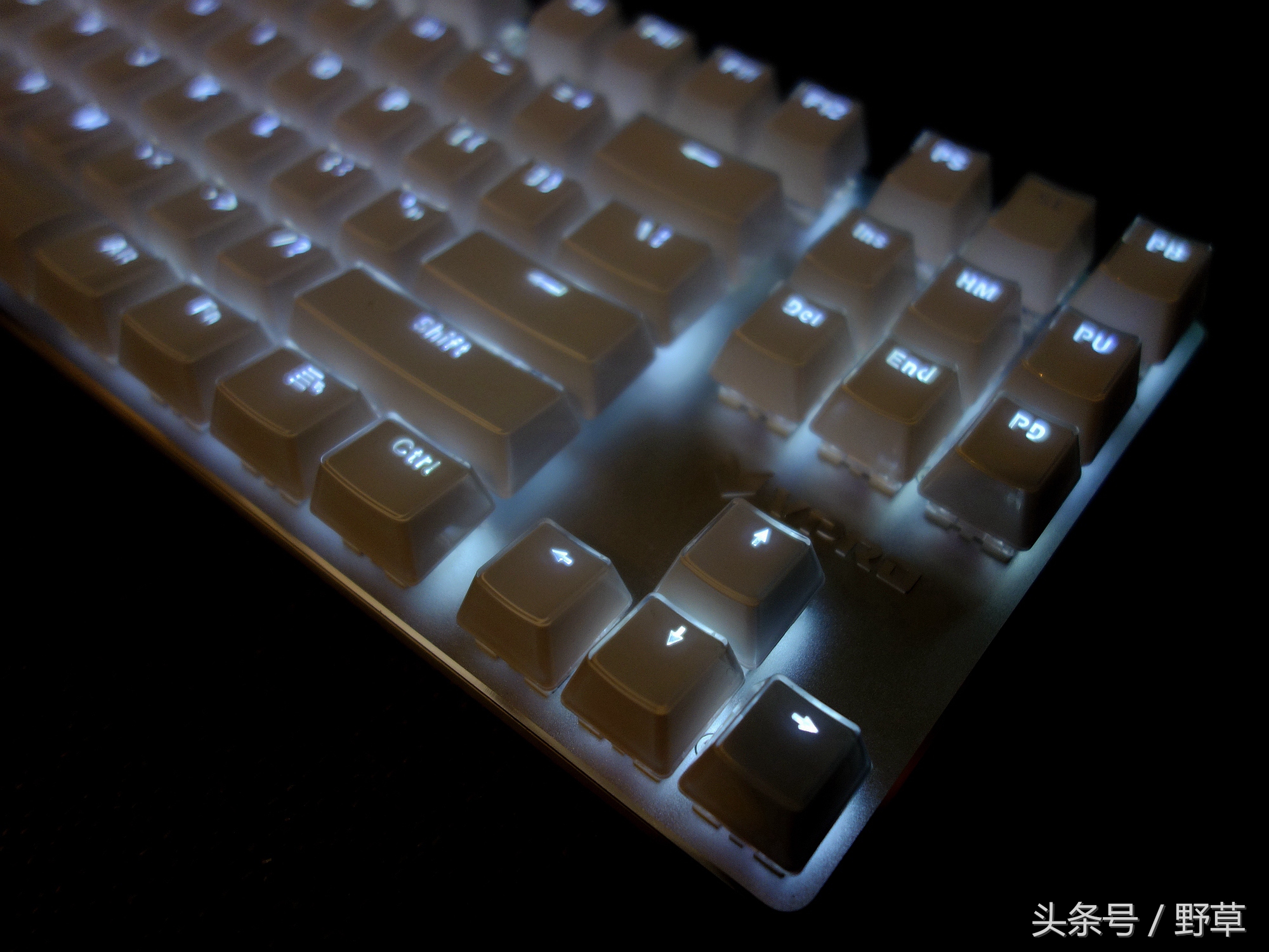 雷柏v500srgb机械键盘,雷柏v500合金版键盘黑轴测评