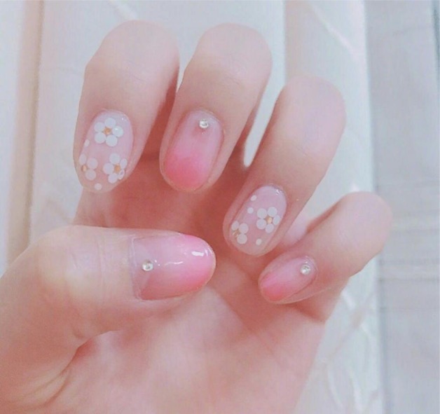 她们长这么好看，还不忘这点小心机