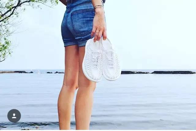 作为一个有品位的女人,品质生活从一双拖鞋也能够开始