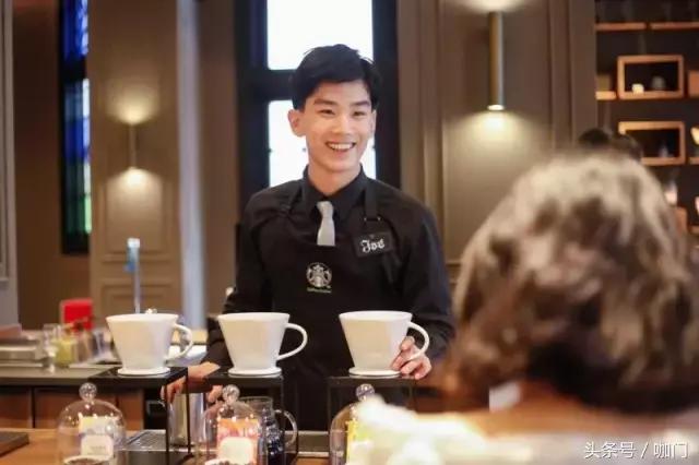 为什么95后都跑到星巴克了,为什么失业人都去星巴克了