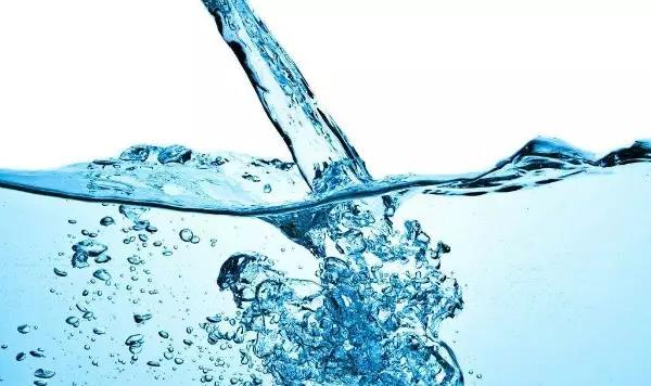 冲奶瓶姿势,泡奶粉的正确冲奶方法