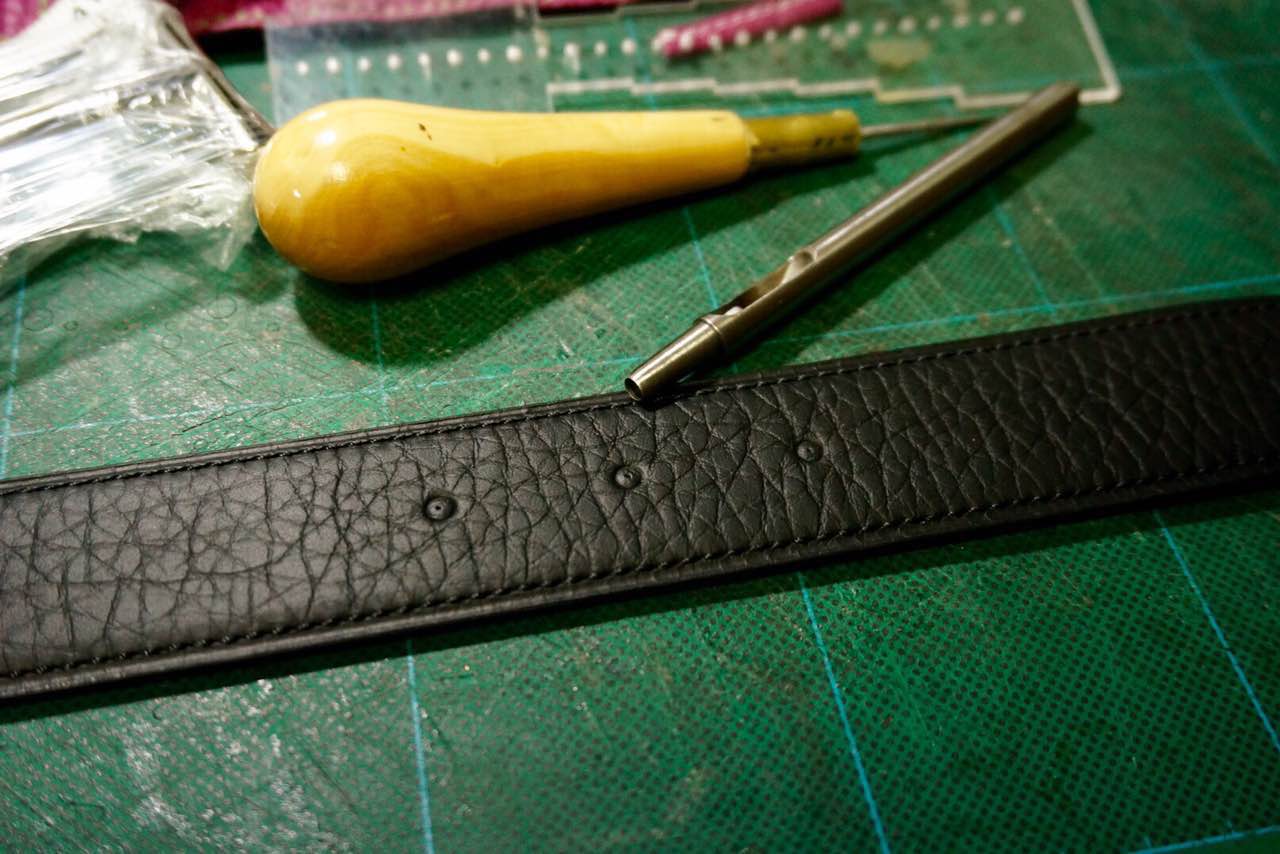 鳄鱼皮做腰带哪个部位最好,鳄鱼皮腰带背部制作过程