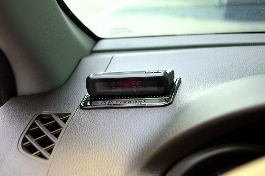 抬头显示能够显示胎压吗,抬头显示胎压监测