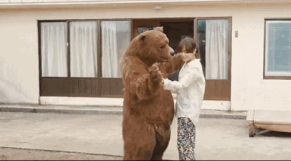 虽然她不是一个好新娘，但绝对是一个好队友！