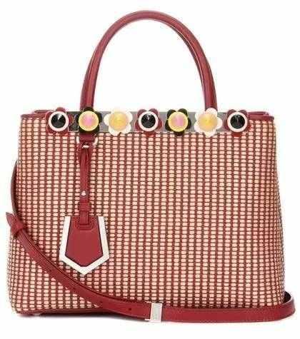 最近整个时尚圈都中了这个包包的毒！