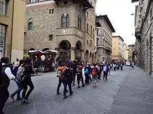 留学期间怎样找兼职工作,留学生做什么副业能够赚钱