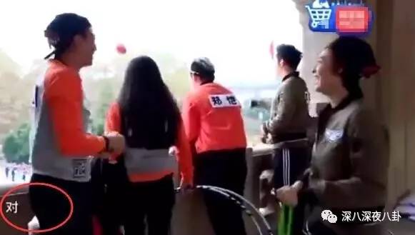 鹿晗玩魔方完全版,鹿晗还原魔方瞬间视频